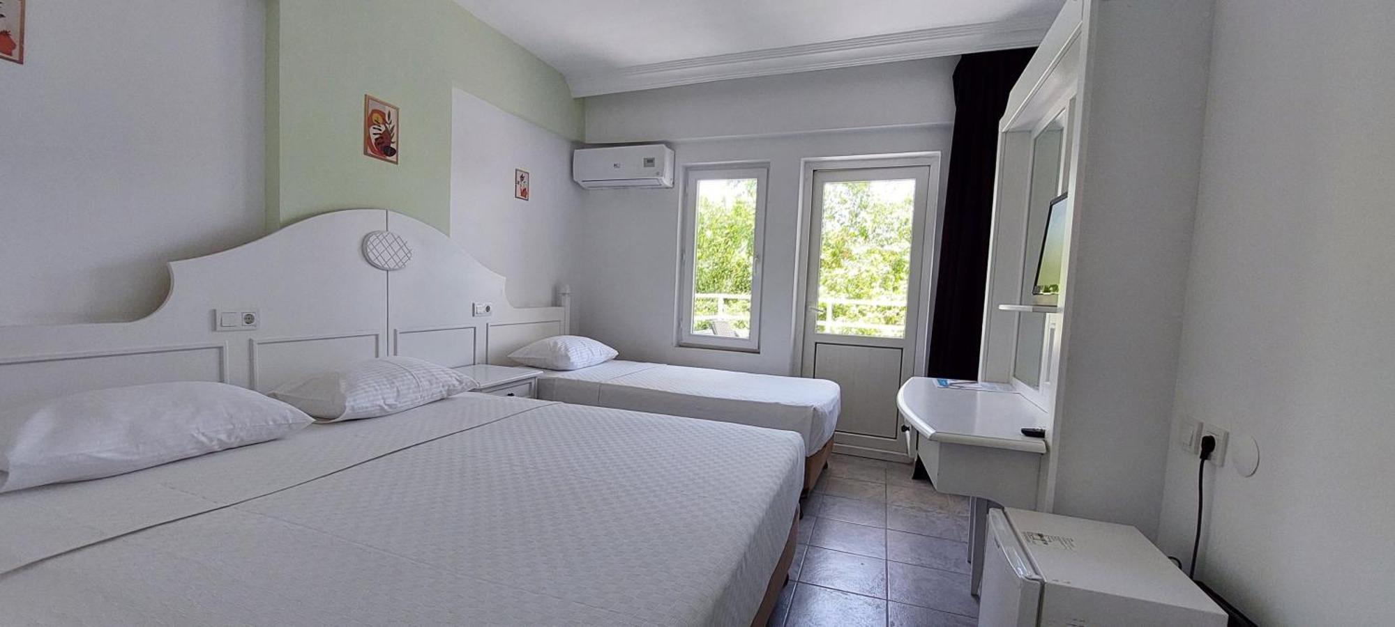 Uk Hotel Kiris Antalya Zewnętrze zdjęcie